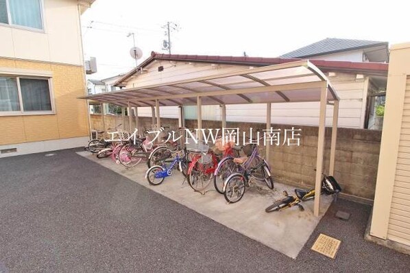 岡山駅 バス30分  社宅前下車：停歩1分 2階の物件外観写真